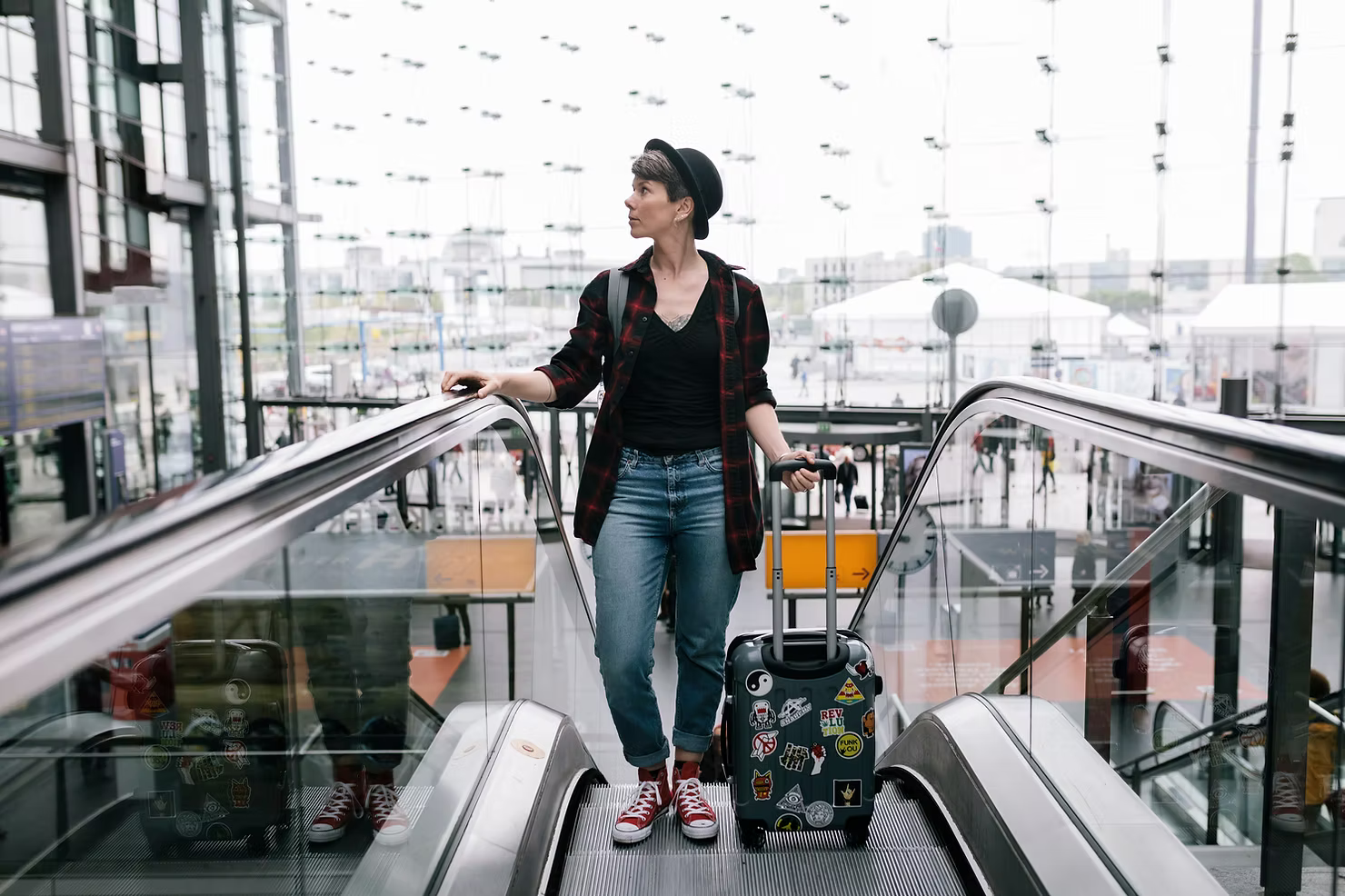 How to Maintain Healthy Skin While Traveling with Hypochlorous Acid: Tips for Keeping Your Skin Fresh on the Go